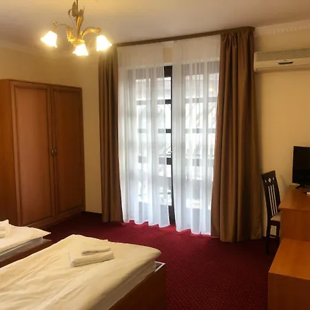 Otel Karikas 3*