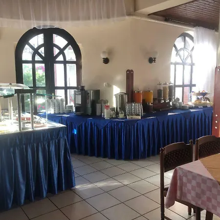 Hotel Karikas 3*